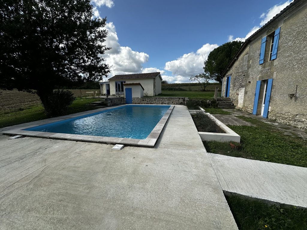 Property photo 2 of 25