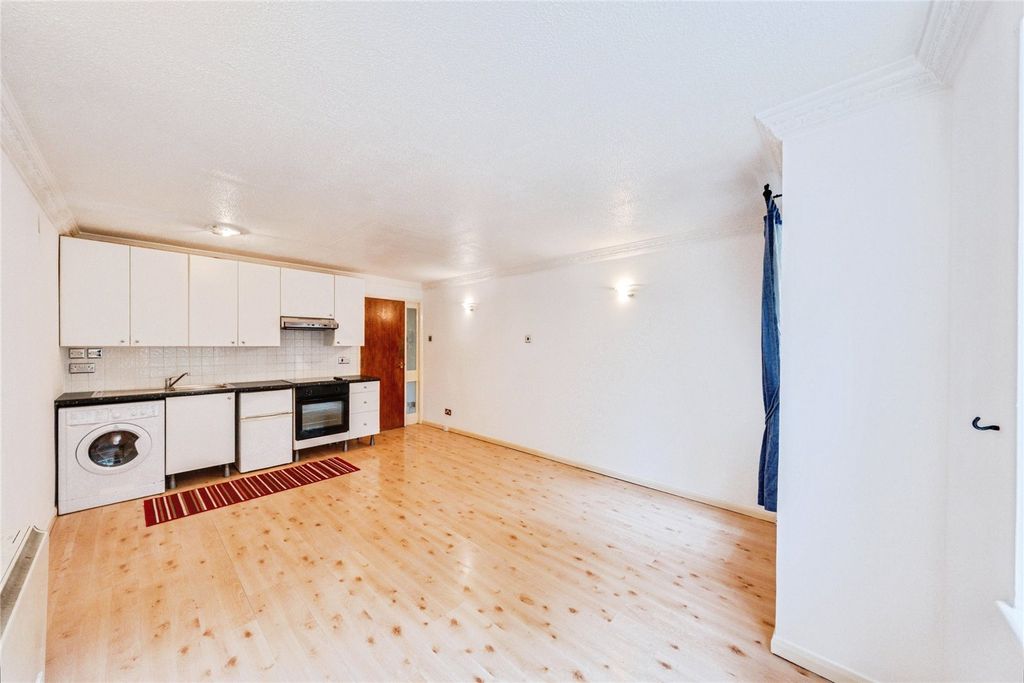 Property photo 2 of 11 Picture No. 03