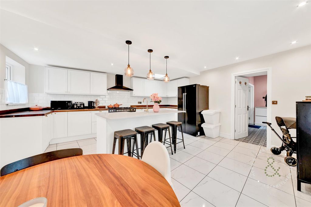 Property photo 2 of 45 Paget-Street-25.Jpg