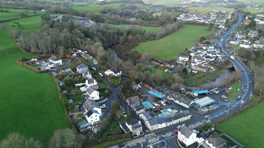 Property photo 3 of 11