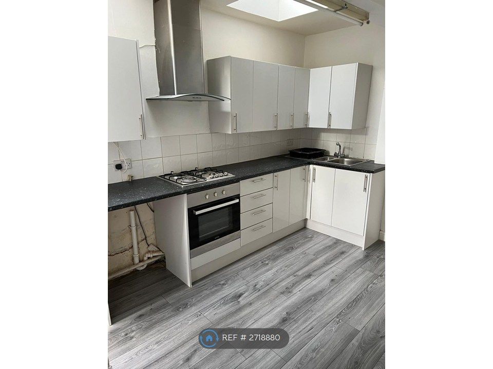 Property photo 1 of 32