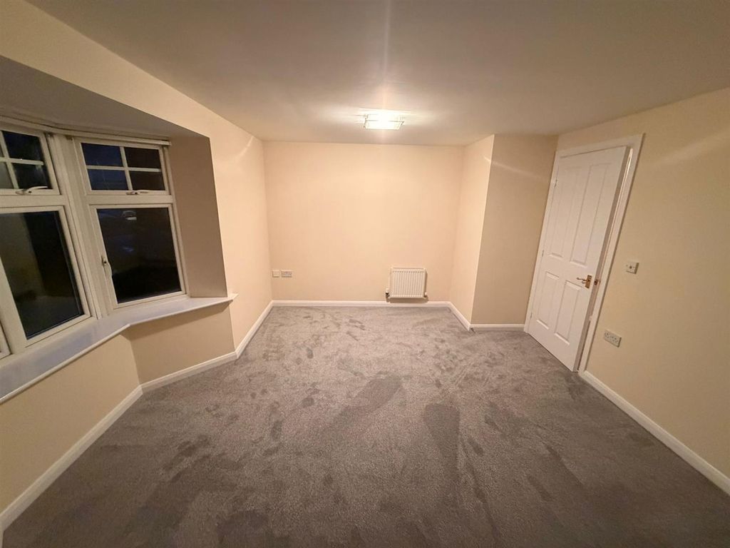 Property photo 3 of 7 Lounge