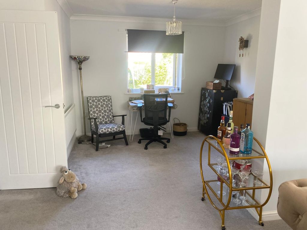 Property photo 3 of 9