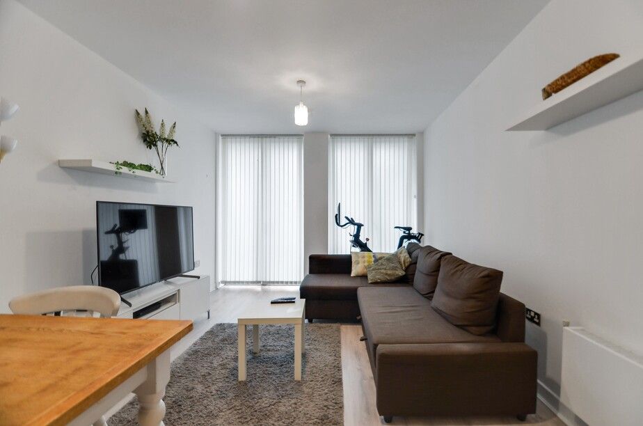 Property photo 2 of 19 Lounge Area_Pic_ (5) (4).Jpg