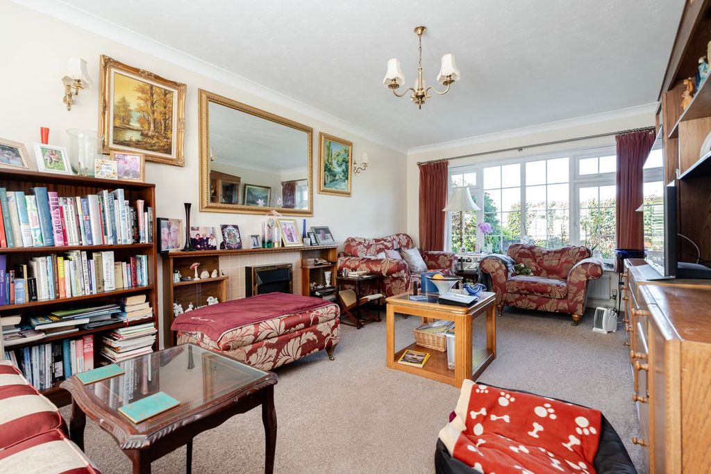 Property photo 2 of 11