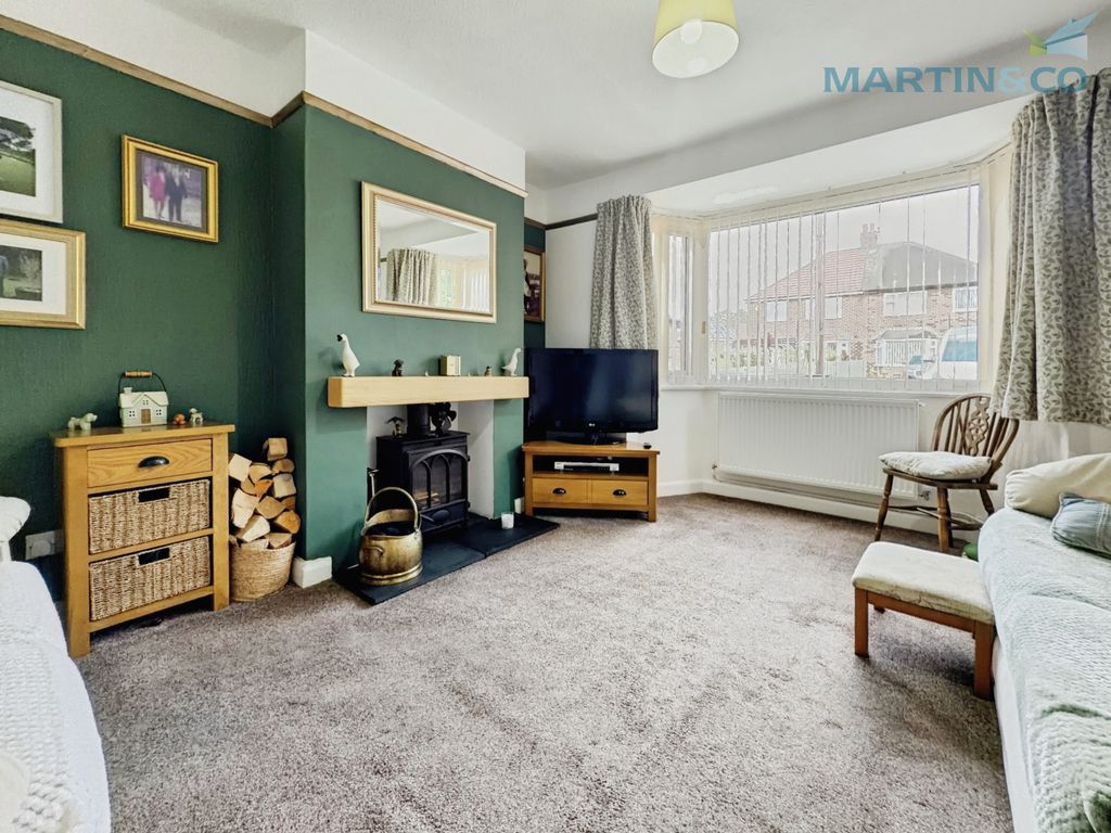 Property photo 2 of 43 191Eb37F-E2C6584D-Dd51-4932-Bb6A-9E409A58973A