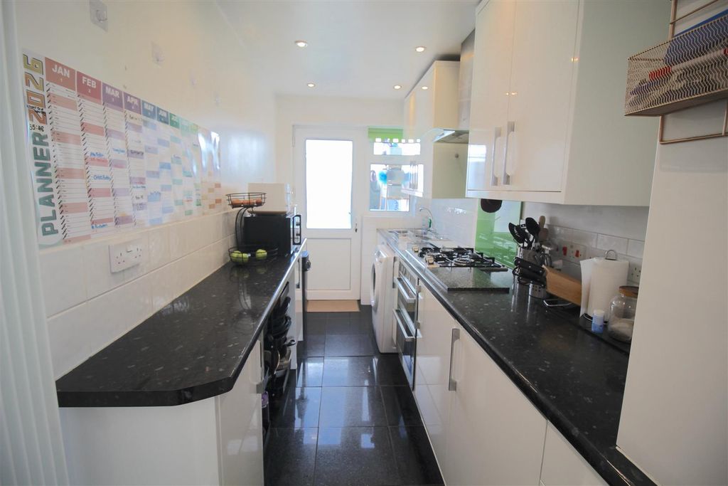 Property photo 3 of 12 Kitchen