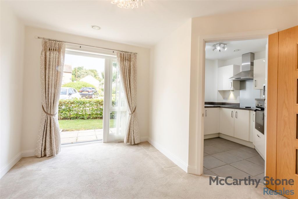 Property photo 2 of 32 8657584-Interior14.Jpg