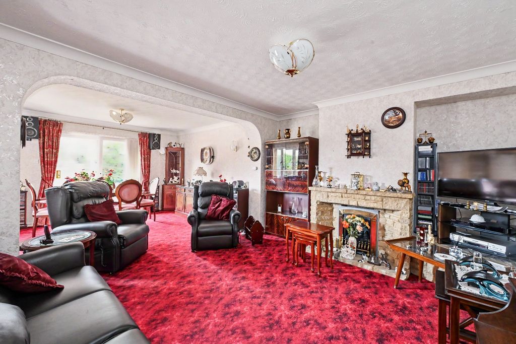 Property photo 2 of 15 5525621