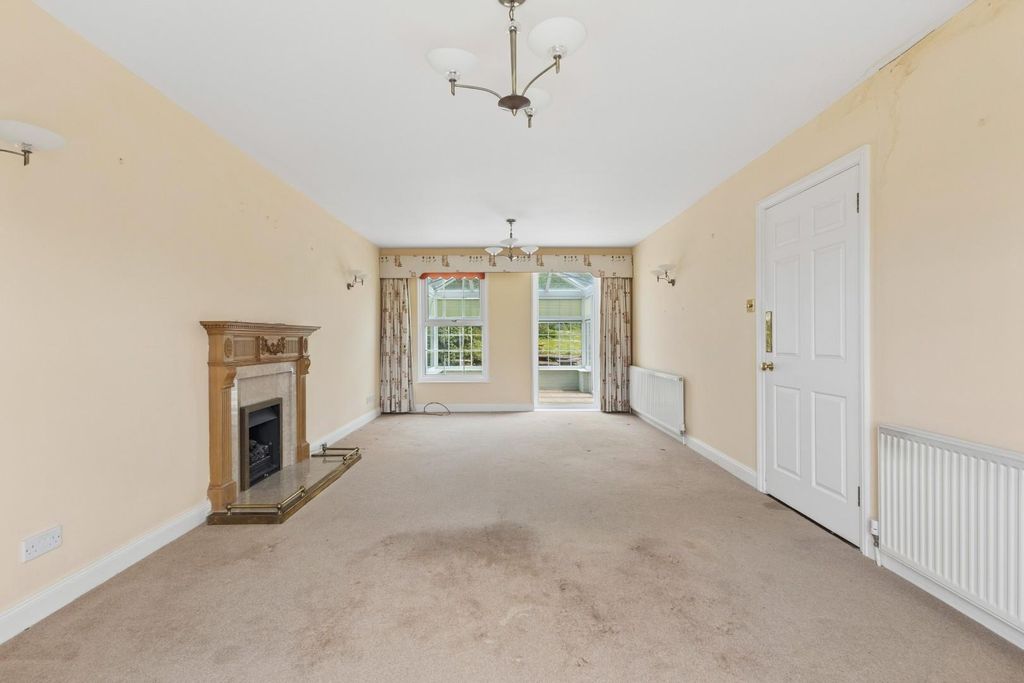 Property photo 3 of 22 Sitting Room