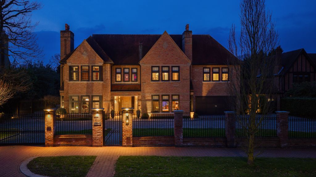 Property photo 1 of 49