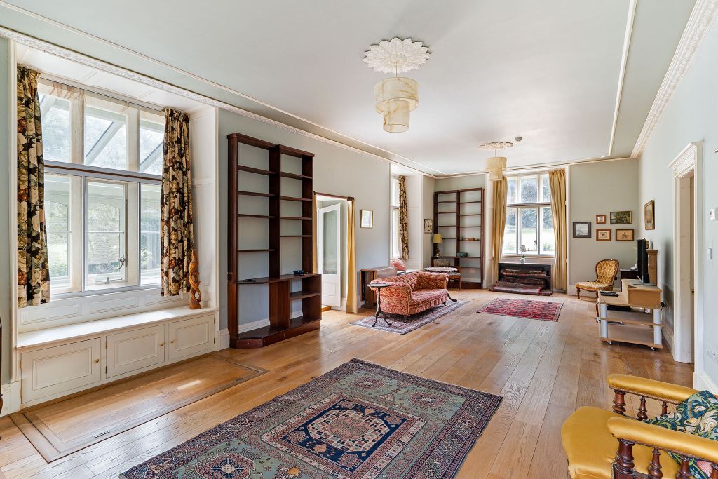 Property photo 2 of 21