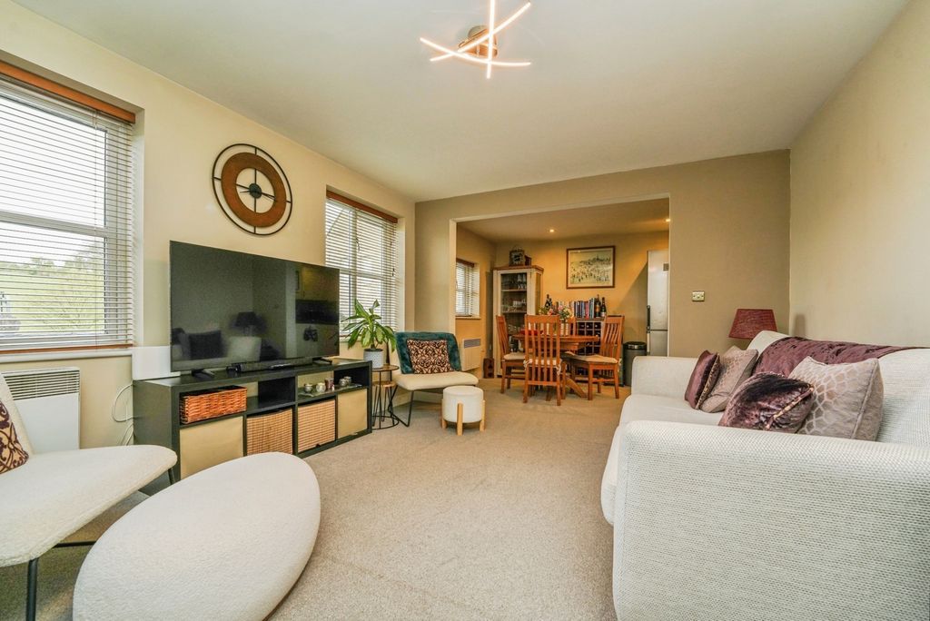 Property photo 2 of 15 Pbox-Img.Jpg