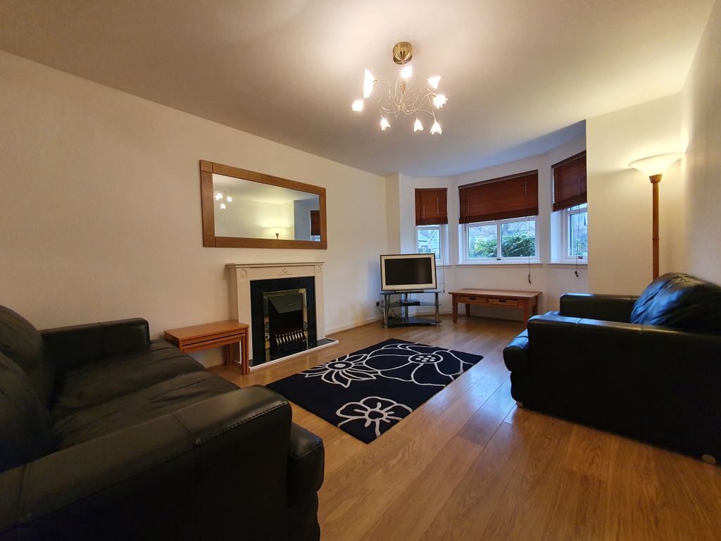 Property photo 1 of 13 Living Room