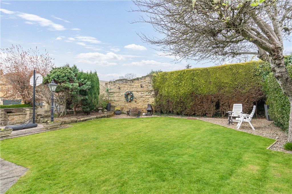 Property photo 2 of 24 Lawned Garden