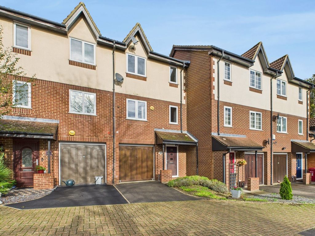 Property photo 1 of 11 External