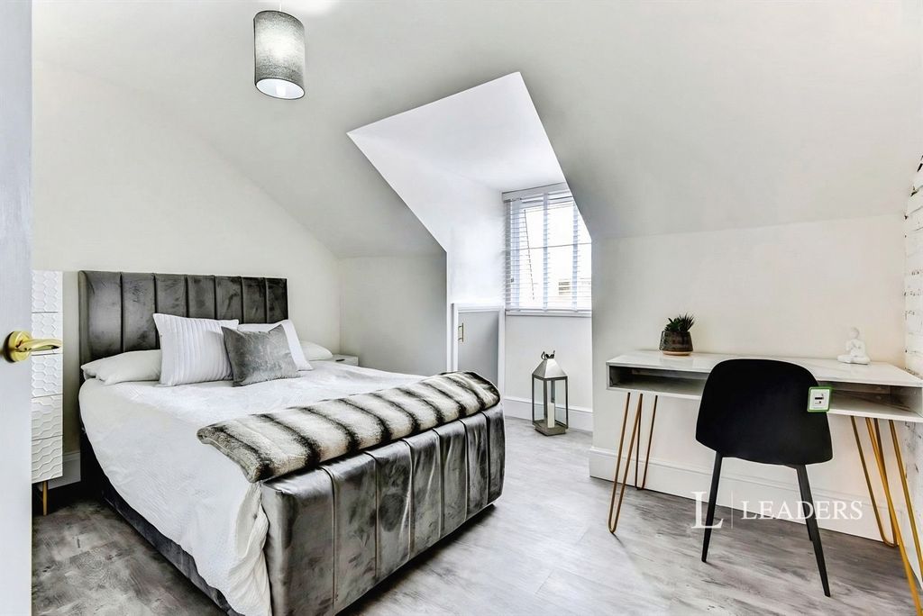 Property photo 1 of 16 Pbox-Img.Jpg