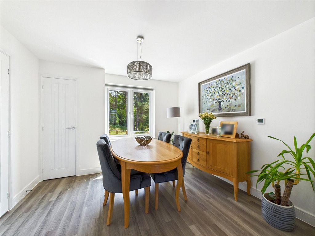 Property photo 3 of 17 3 - Picture No. 28