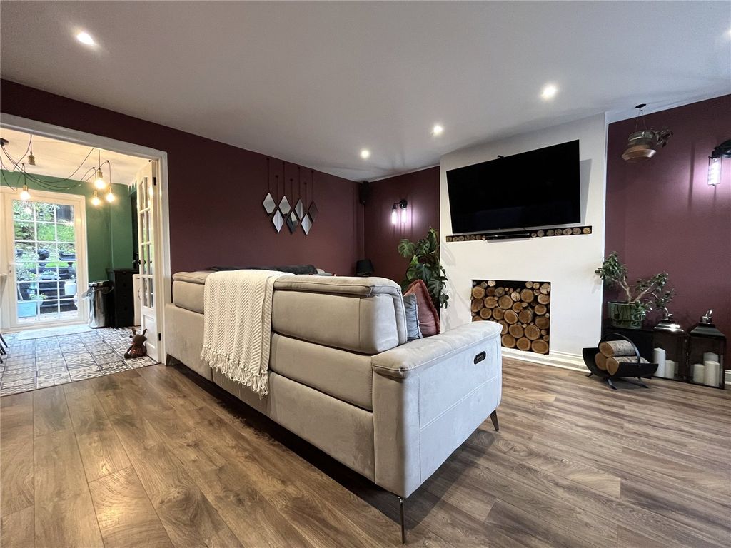 Property photo 3 of 19 Picture No. 10