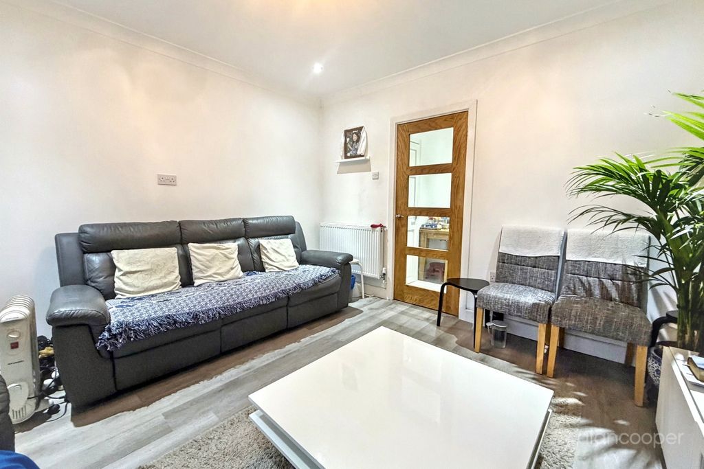 Property photo 3 of 21 4796254