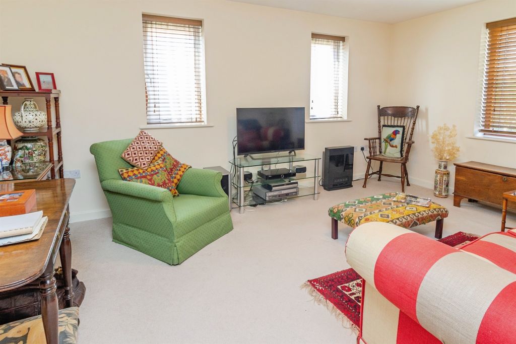 Property photo 2 of 18