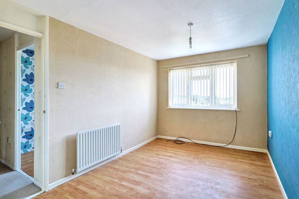 Property photo 2 of 18 28 Melrose Road, Yeovil, Somerset Ba21 4Qp