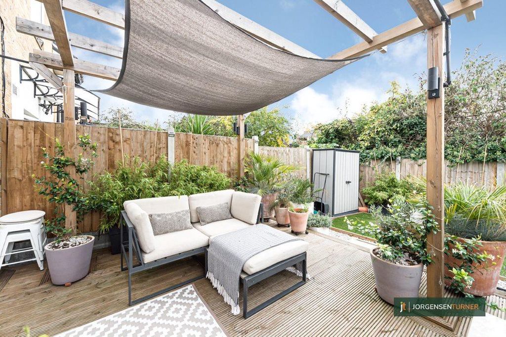 Property photo 2 of 10