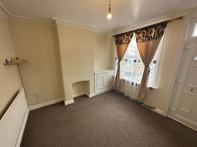 Property photo 2 of 9 Living Room