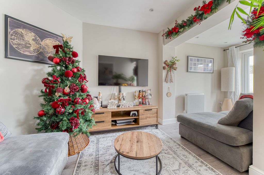 Property photo 2 of 15