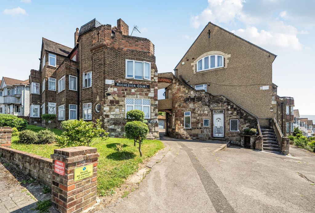 Property photo 1 of 10 1480972-20-6A354E...