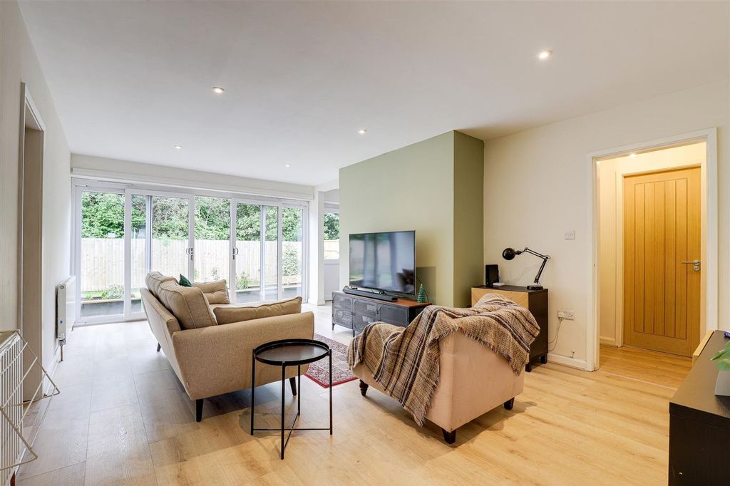 Property photo 2 of 21