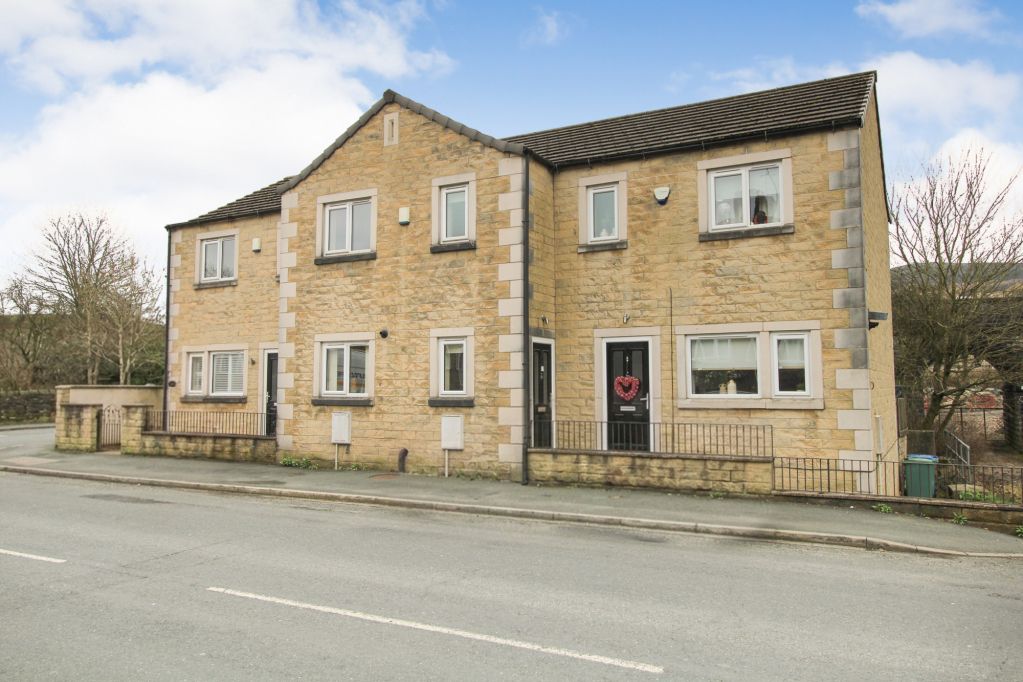 Property photo 1 of 15 External