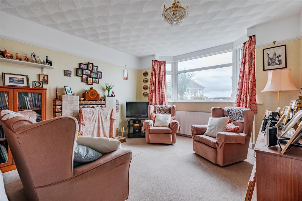 Property photo 2 of 18 Reception