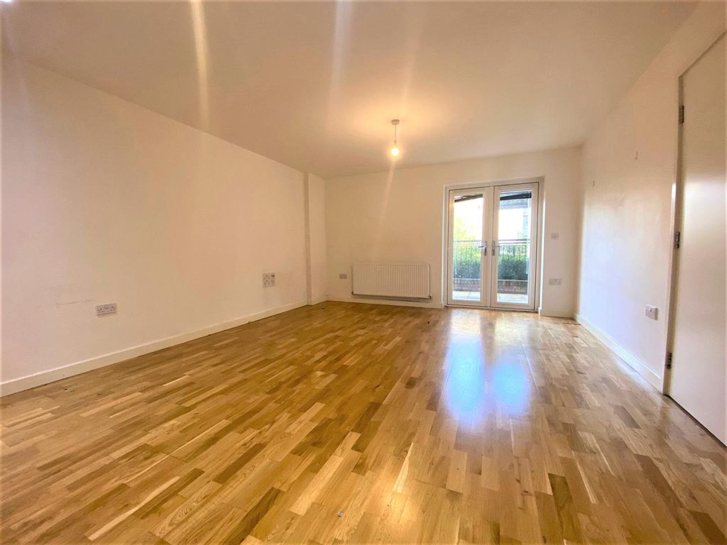 Property photo 2 of 13 Lounge