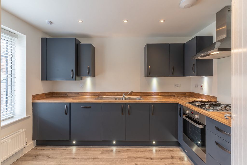 Property photo 2 of 22 4679422