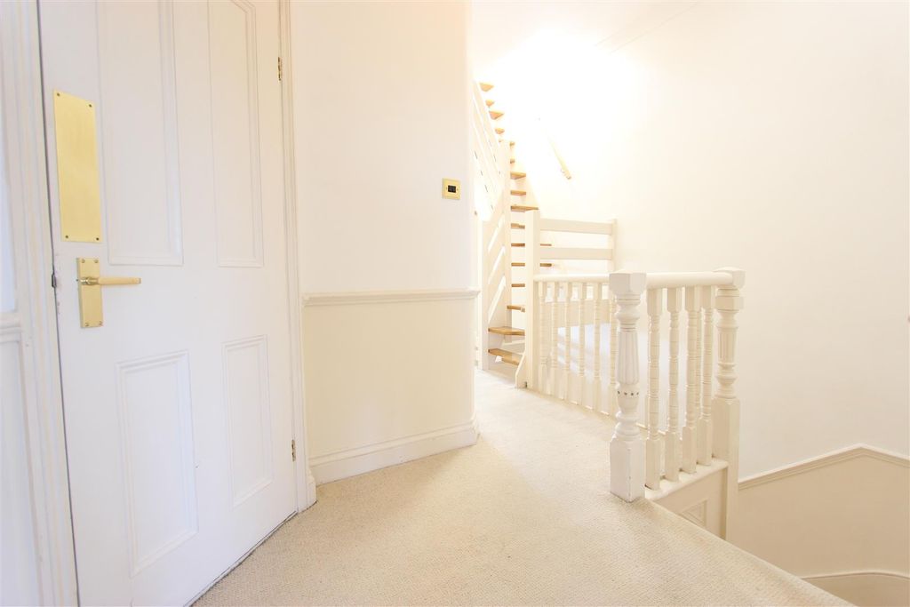 Property photo 2 of 10 Img_8302.Jpg