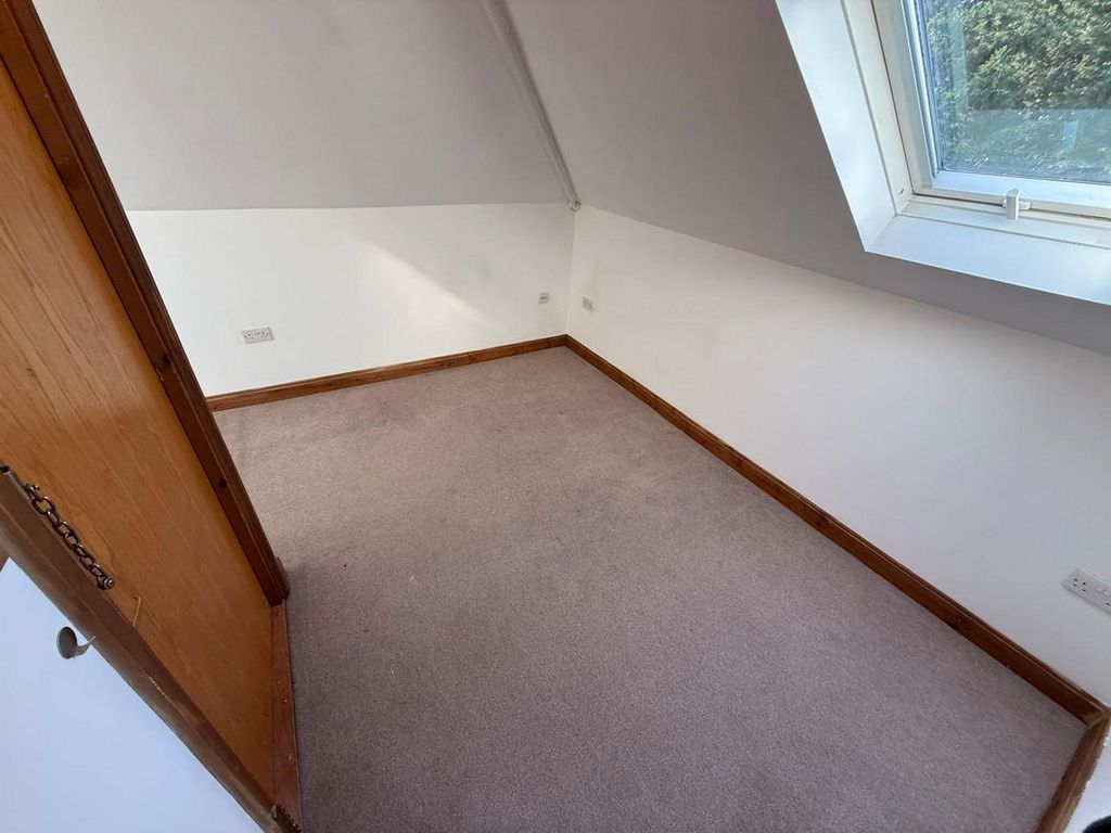 Property photo 3 of 4