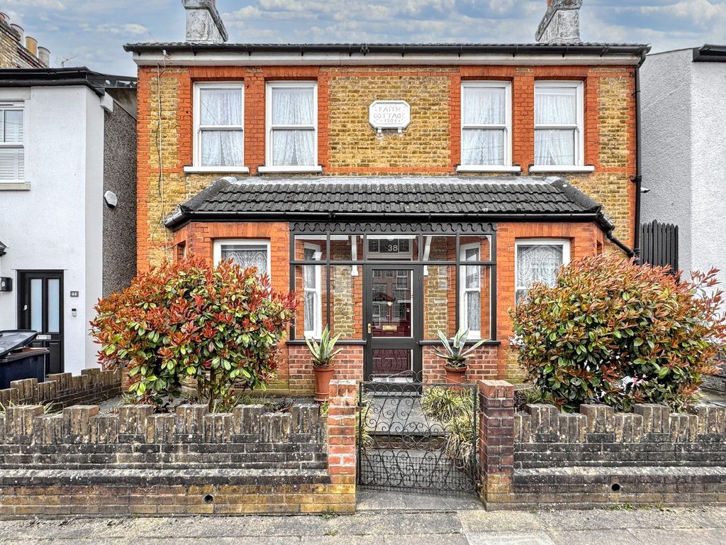 Property photo 1 of 18