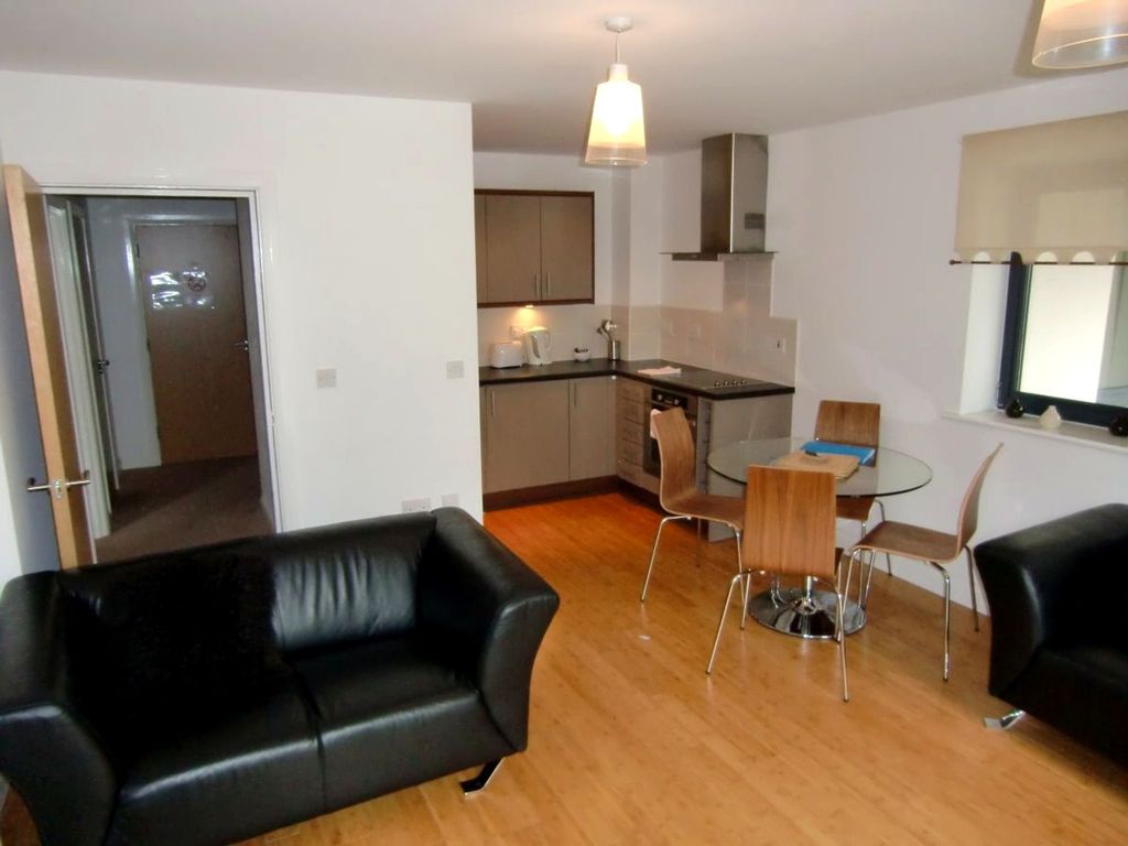 Property photo 2 of 9