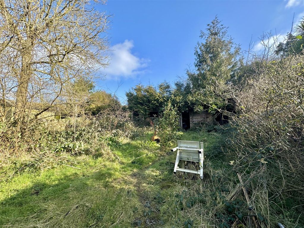 Property photo 2 of 6
