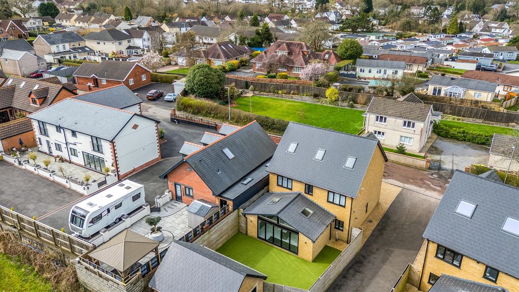 Property photo 2 of 45