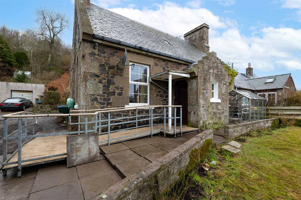 Property photo 1 of 35 Picture No. 01