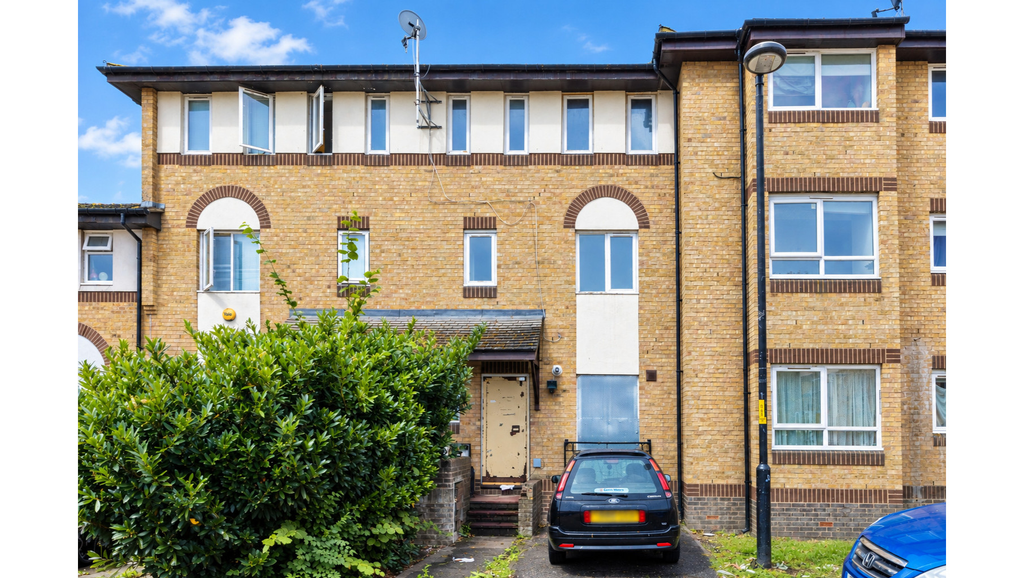 Property photo 1 of 14 128 Oxley Close, London, Se1 5Hp.Png