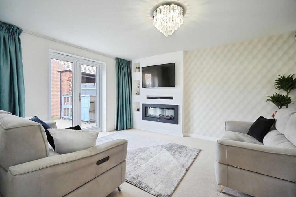 Property photo 3 of 26 Pbox-Img.Jpg