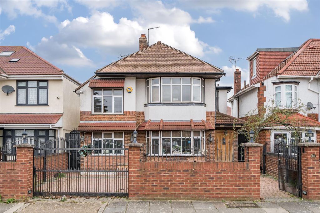 Property photo 1 of 18