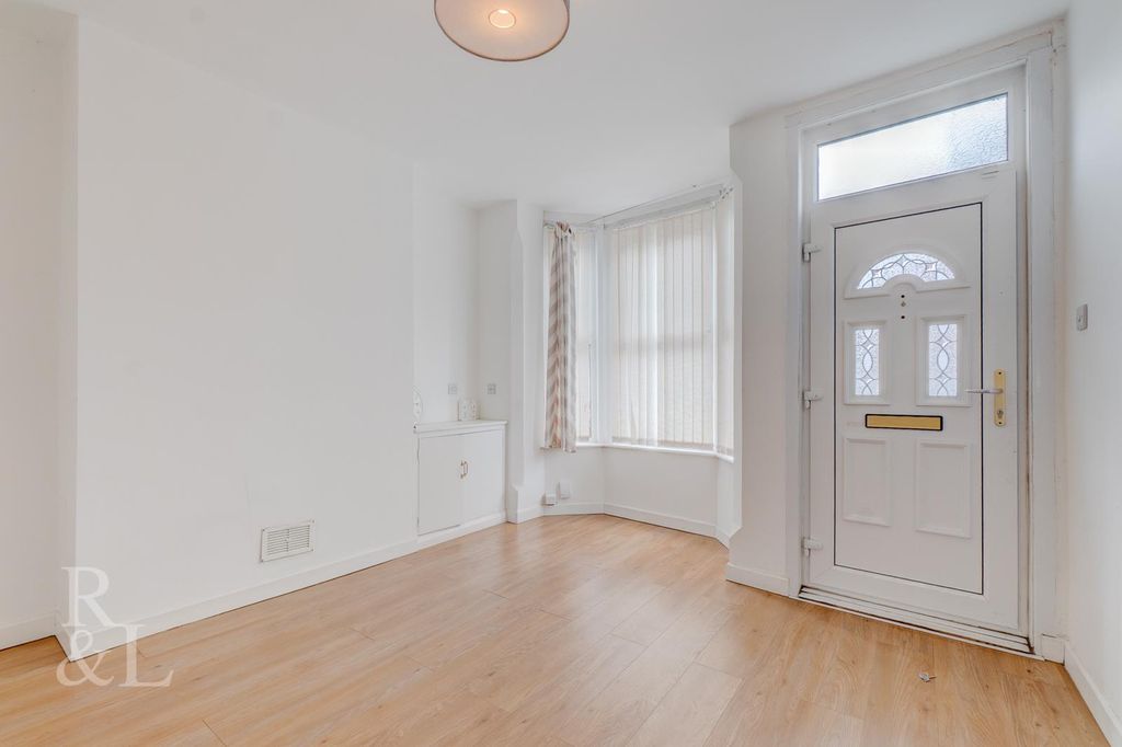 Property photo 2 of 12 Batched  (14).Jpg