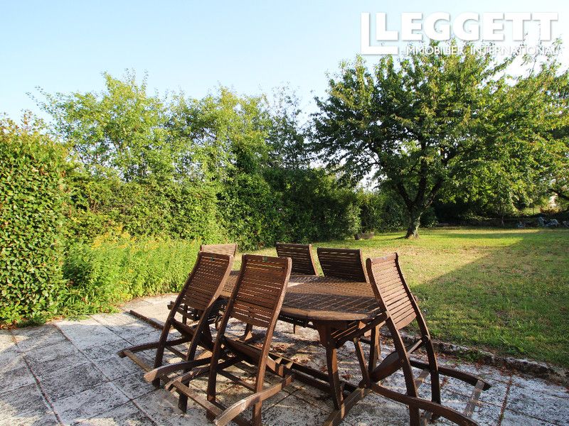 Property photo 2 of 10