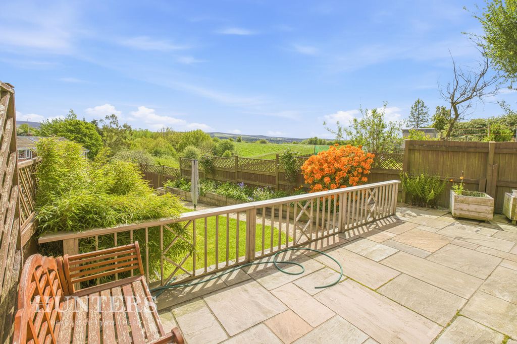 Property photo 2 of 22 Terrace / Patio