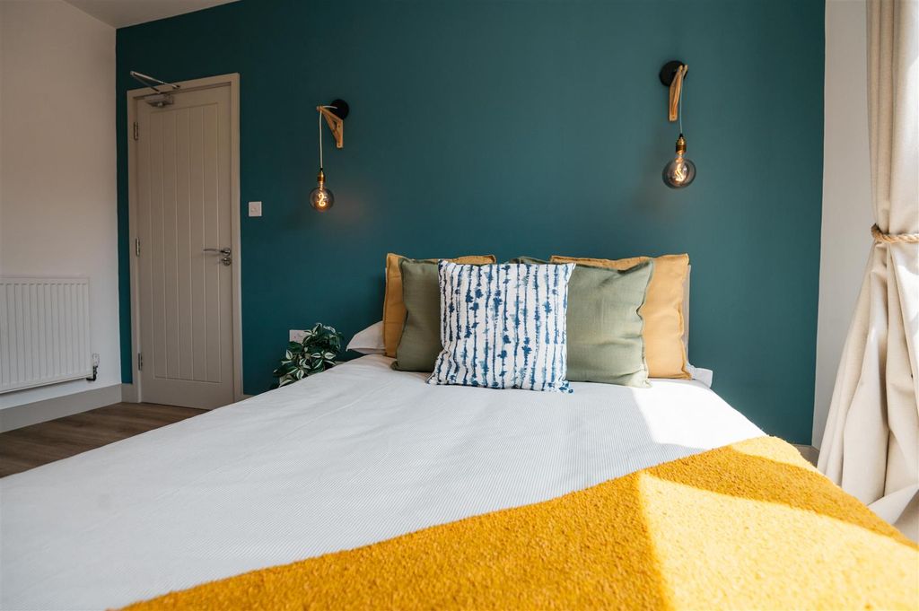 Property photo 1 of 16 04