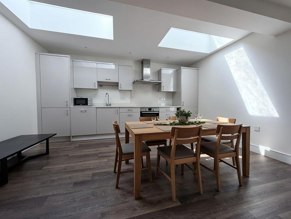 Property photo 1 of 7 Kitchen Dining.Jpg